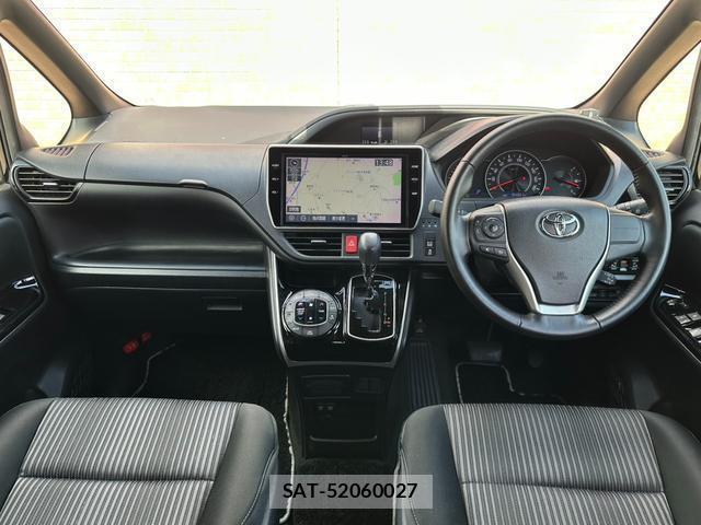 Toyota VOXY 2018-11 8224642-5