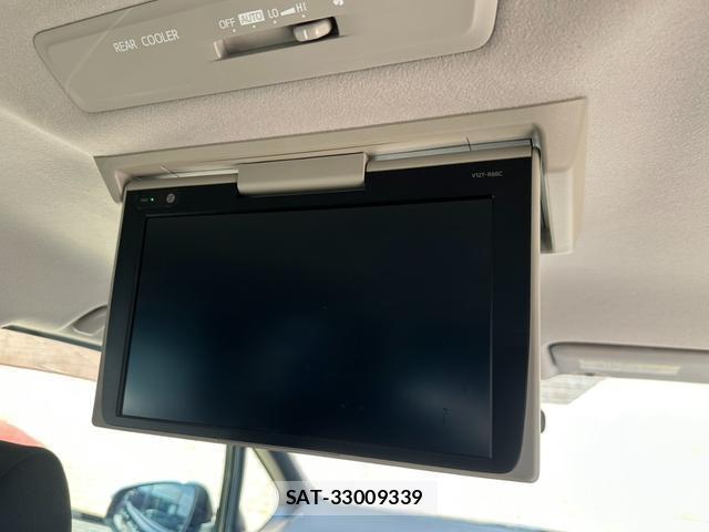 Toyota VOXY 2016-10 8224662-12