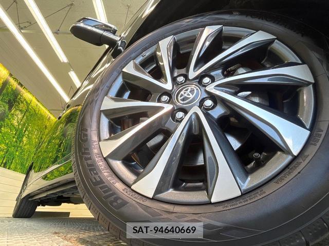 Toyota VOXY 2022-09 8224681-13