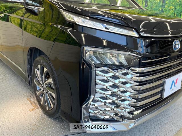 Toyota VOXY 2022-09 8224681-14