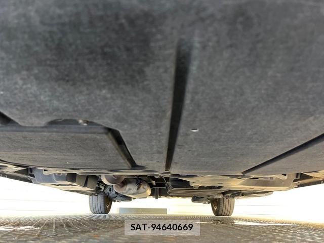 Toyota VOXY 2022-09 8224681-16