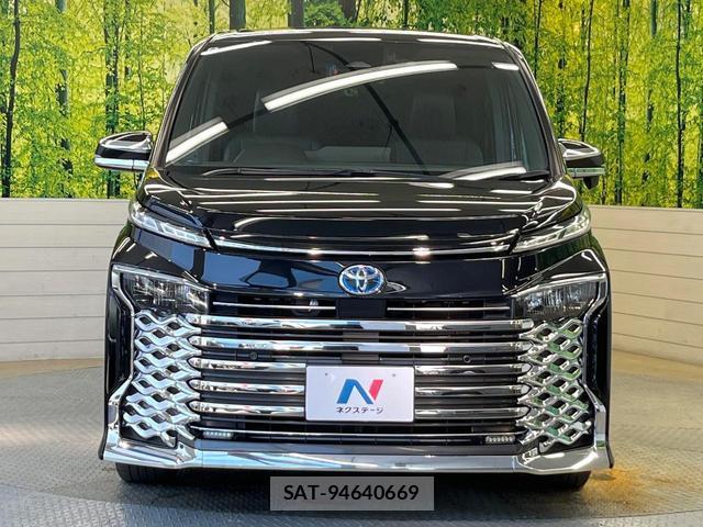 Toyota VOXY 2022-09 8224681-18