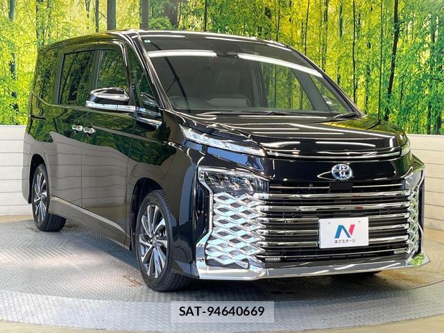 Toyota VOXY 2022-09 8224681-19