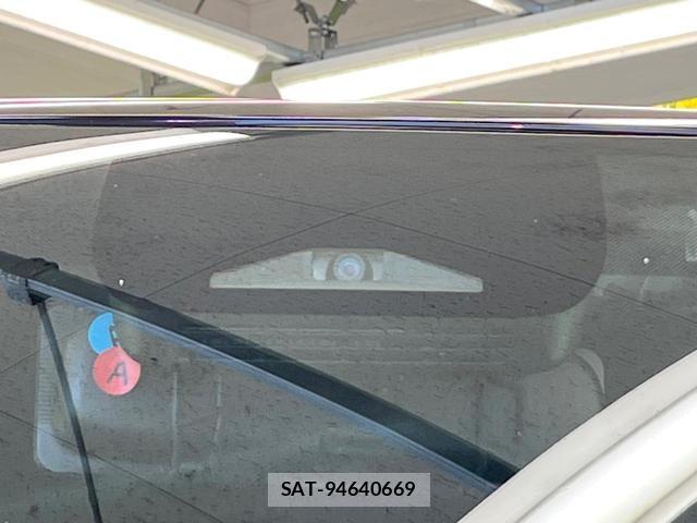 Toyota VOXY 2022-09 8224681-2