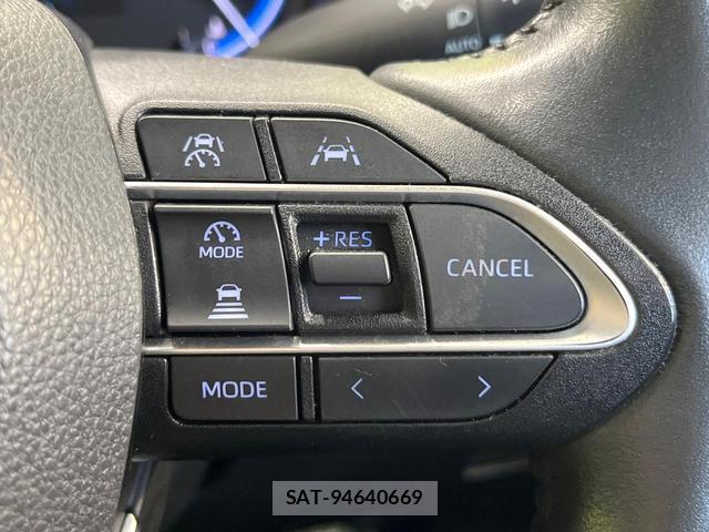Toyota VOXY 2022-09 8224681-8