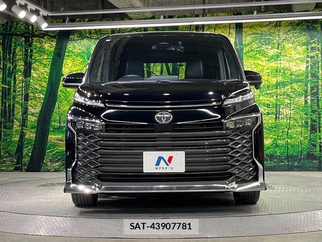 Toyota VOXY 2023-08 8224699-13