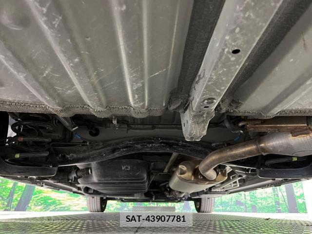 Toyota VOXY 2023-08 8224699-18