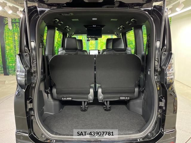 Toyota VOXY 2023-08 8224699-9