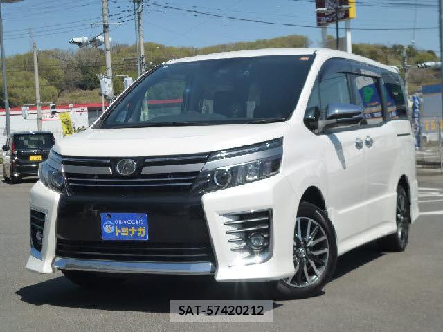 Toyota VOXY 2017-03 8224820-0