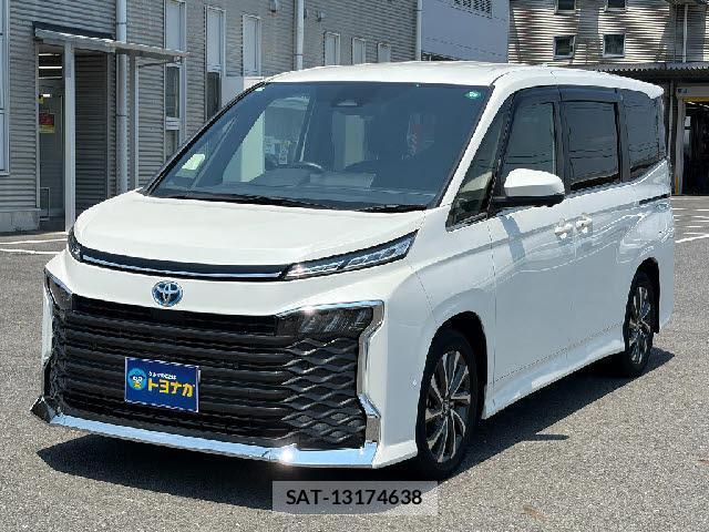 Toyota VOXY 2024-11 8224855-3