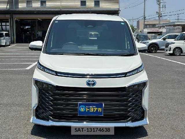 Toyota VOXY 2024-11 8224855-4