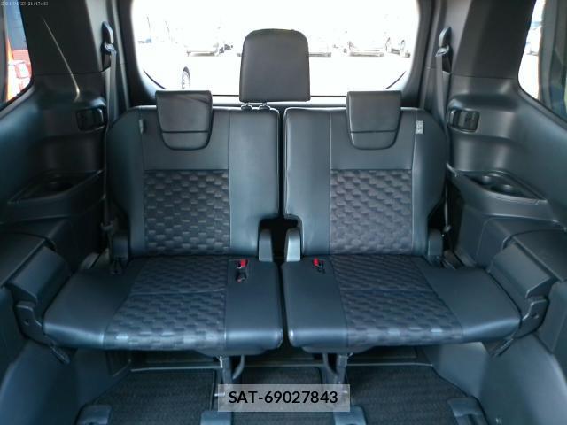 Toyota VOXY 2022-06 8224970-10