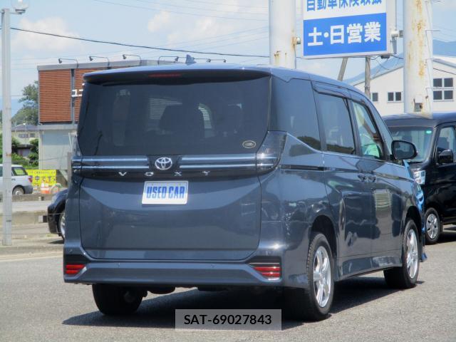 Toyota VOXY 2022-06 8224970-12