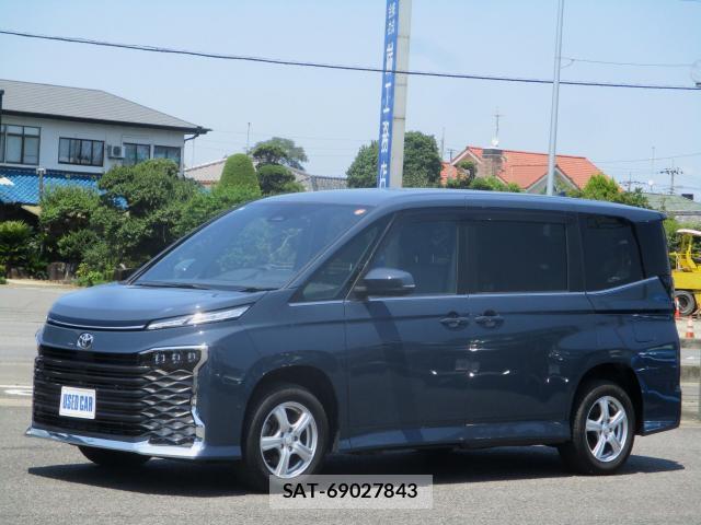 Toyota VOXY 2022-06 8224970-13