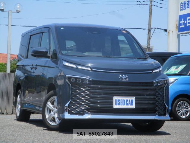 Toyota VOXY 2022-06 8224970-15