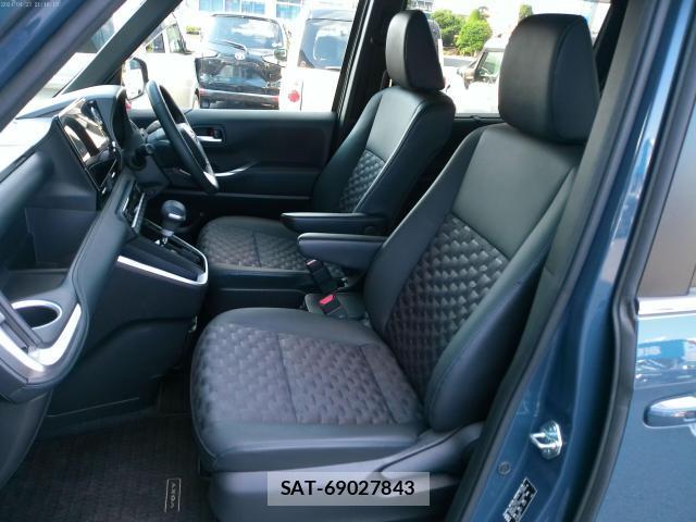 Toyota VOXY 2022-06 8224970-7