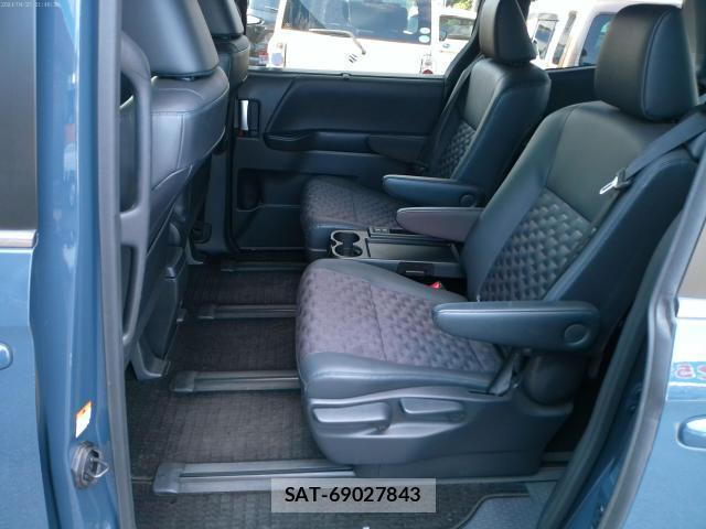 Toyota VOXY 2022-06 8224970-9
