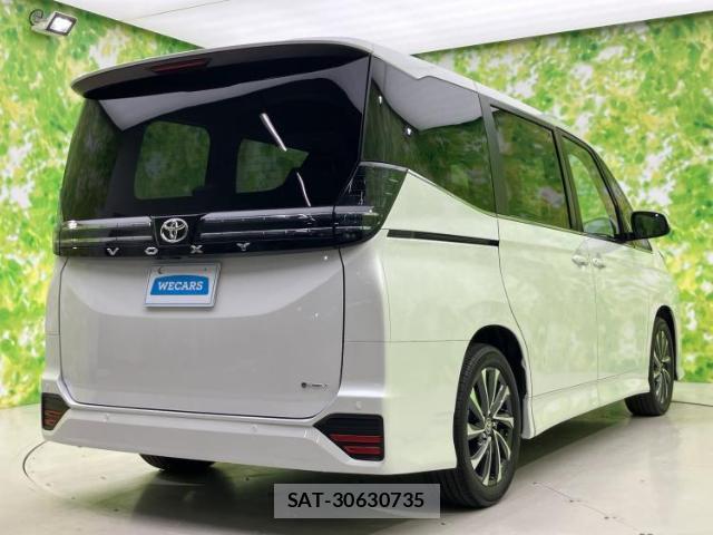 Toyota VOXY 2025-11 8225054-2