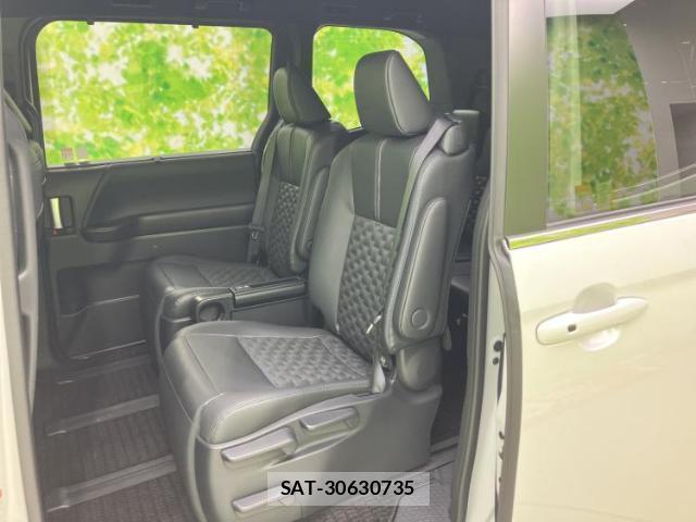 Toyota VOXY 2025-11 8225054-7
