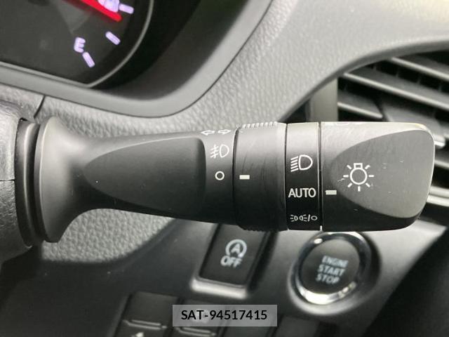 Toyota VOXY 2020-10 8225095-16