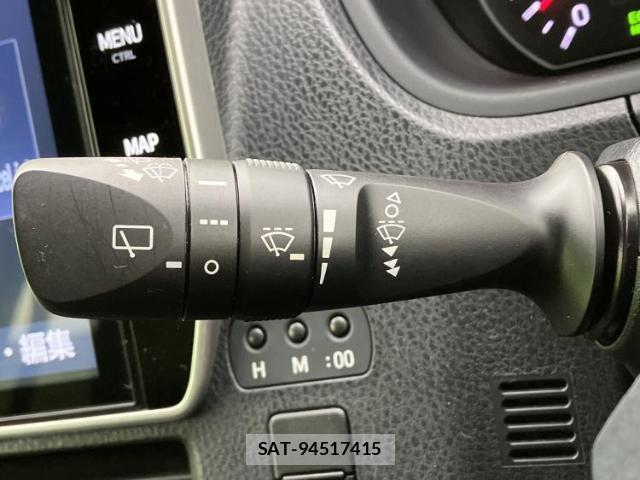 Toyota VOXY 2020-10 8225095-17