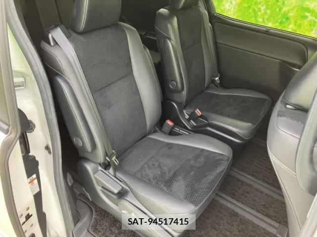 Toyota VOXY 2020-10 8225095-4