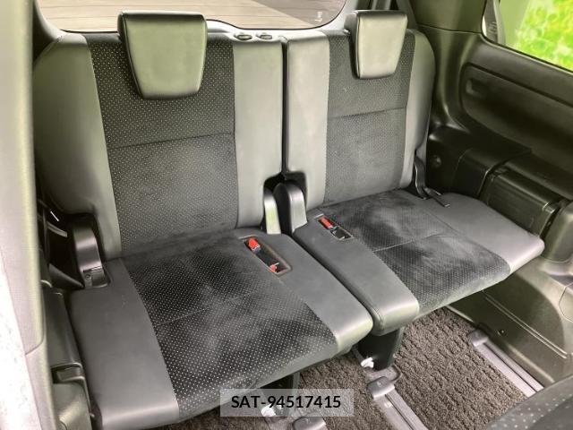 Toyota VOXY 2020-10 8225095-5