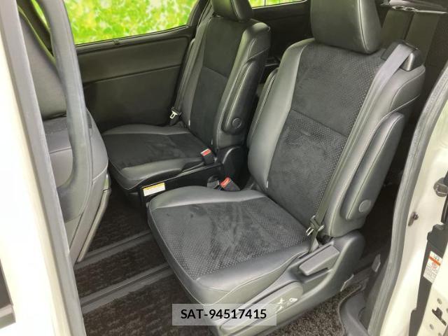 Toyota VOXY 2020-10 8225095-7
