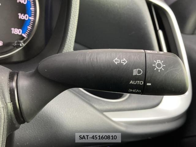 Toyota VOXY 2024-04 8225118-15