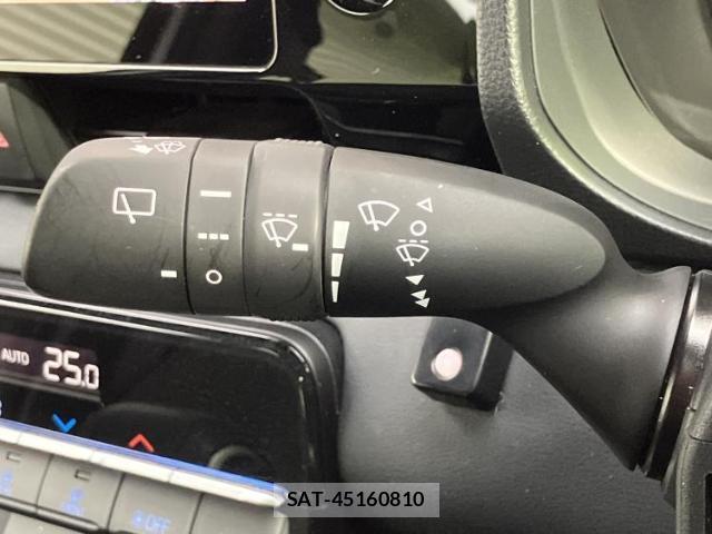 Toyota VOXY 2024-04 8225118-16