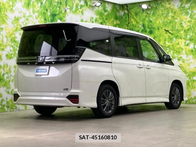 Toyota VOXY 2024-04 8225118-2
