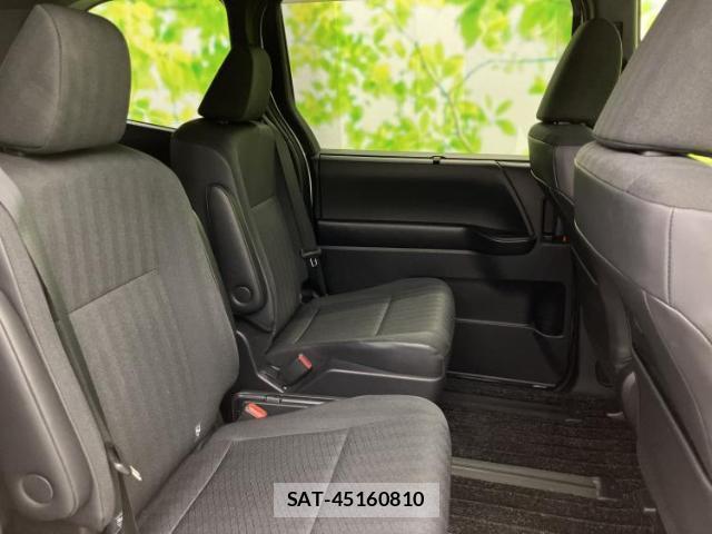 Toyota VOXY 2024-04 8225118-4