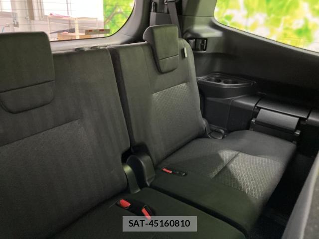 Toyota VOXY 2024-04 8225118-5