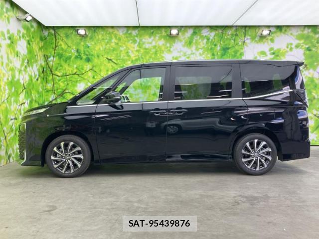 Toyota VOXY 2026-04 8225159-1