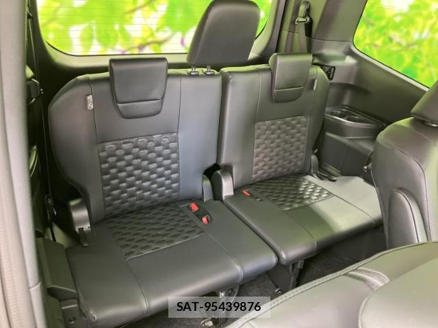 Toyota VOXY 2026-04 8225159-5