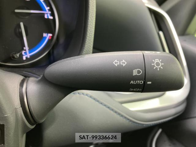 Toyota VOXY 2023-02 8225161-15