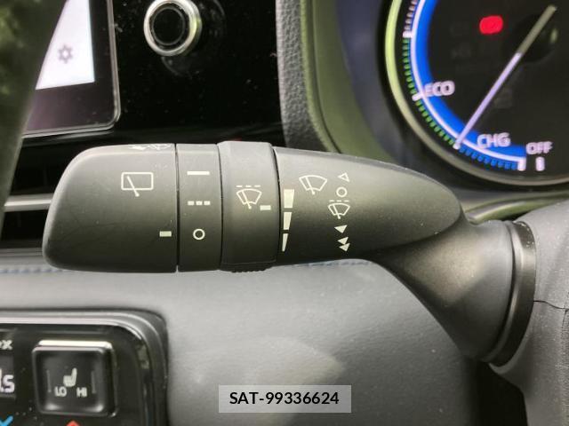 Toyota VOXY 2023-02 8225161-16