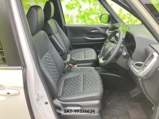 Toyota VOXY 2023-02 8225161-3