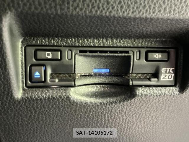 Toyota VOXY 2024-12 8225202-12