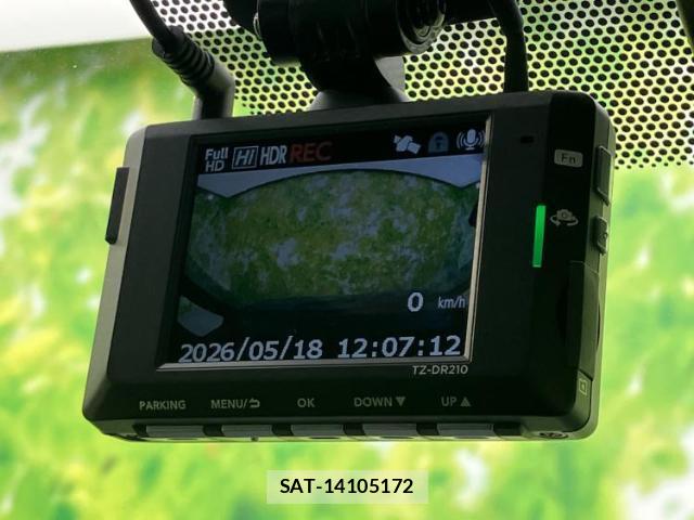 Toyota VOXY 2024-12 8225202-13