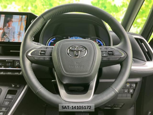 Toyota VOXY 2024-12 8225202-17