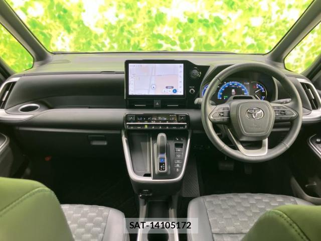 Toyota VOXY 2024-12 8225202-3
