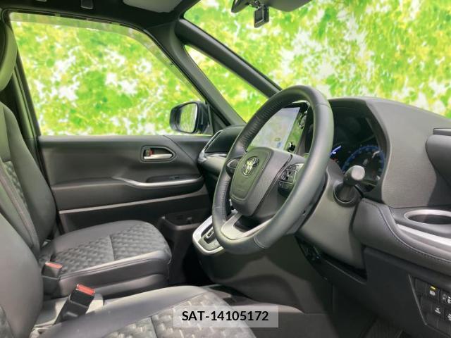 Toyota VOXY 2024-12 8225202-4
