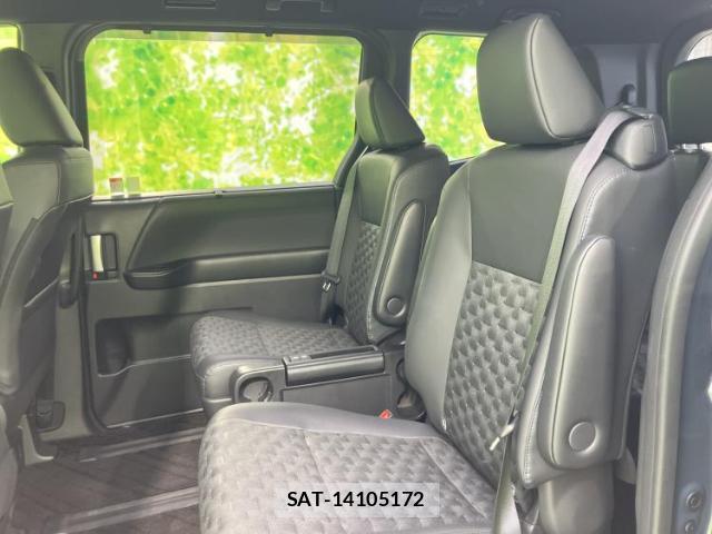 Toyota VOXY 2024-12 8225202-6