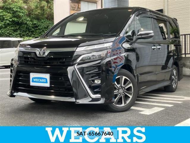 Toyota VOXY 2021-10 8225205-0
