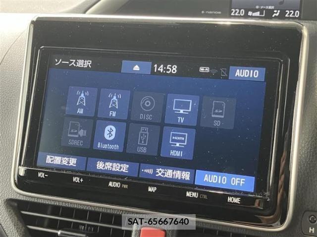 Toyota VOXY 2021-10 8225205-11