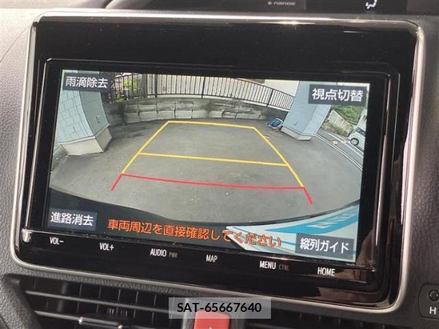 Toyota VOXY 2021-10 8225205-9