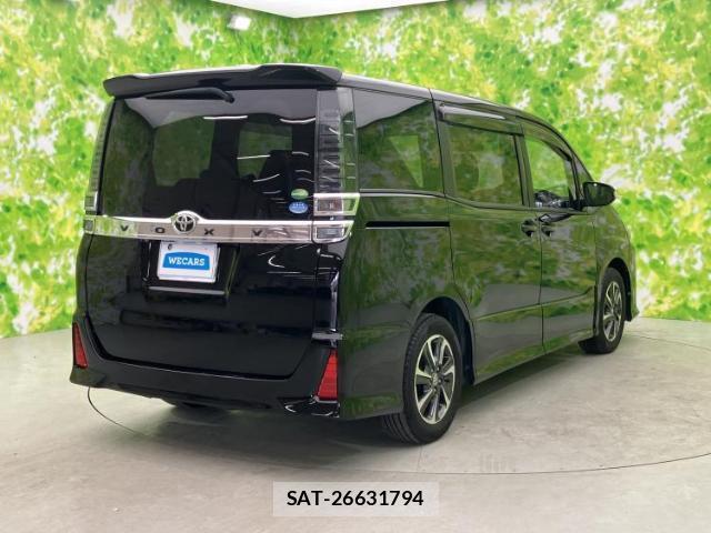 Toyota VOXY 2017-09 8225267-2