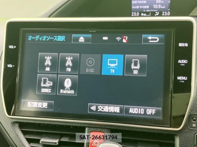 Toyota VOXY 2017-09 8225267-9