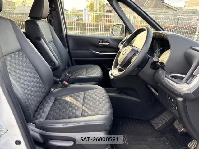 Toyota VOXY 2023-01 8225271-3
